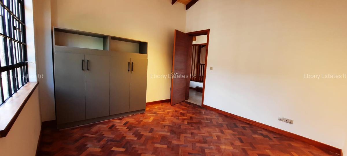 5 Bed Townhouse with En Suite in Lavington - 16