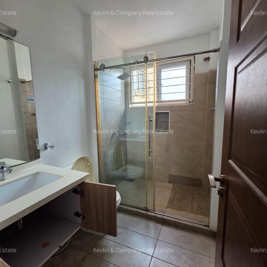5 Bed Townhouse with En Suite in Lavington - 13