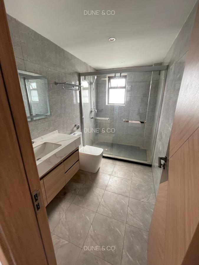 3 Bed Apartment with En Suite in Riverside - 13