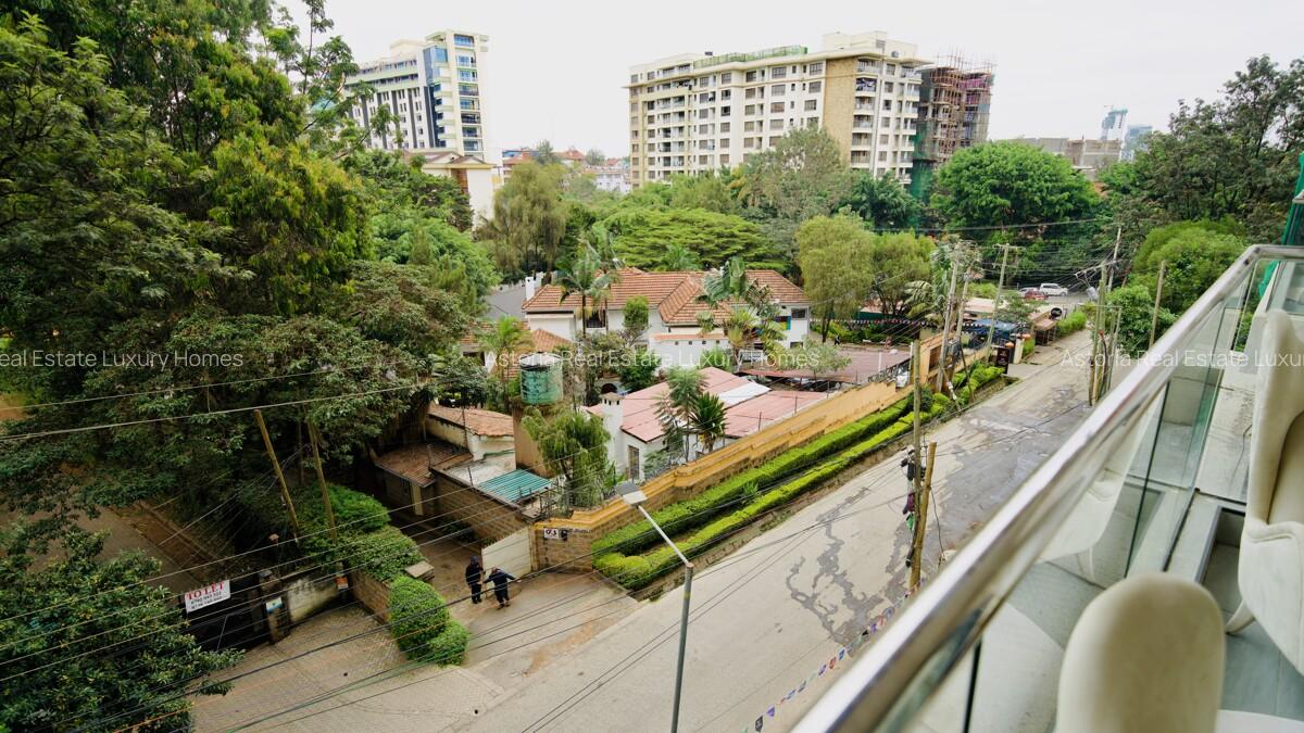 4 Bed Apartment with En Suite at 2026-405 - 15