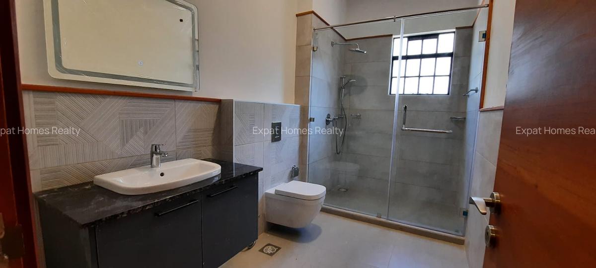5 Bed Townhouse with En Suite in Lavington - 15