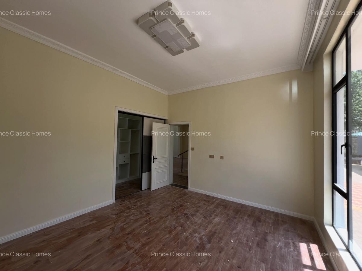 5 Bed Townhouse with En Suite in Karen - 9