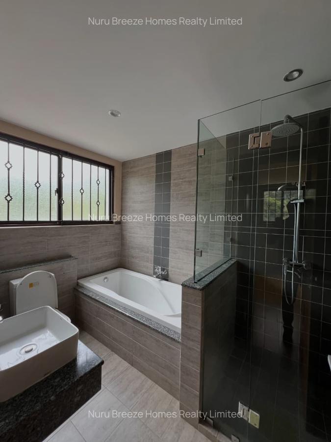 4 Bed Townhouse with En Suite in Lavington - 19
