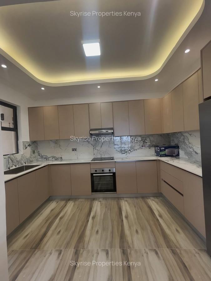 2 Bed Apartment with En Suite in Brookside - 5