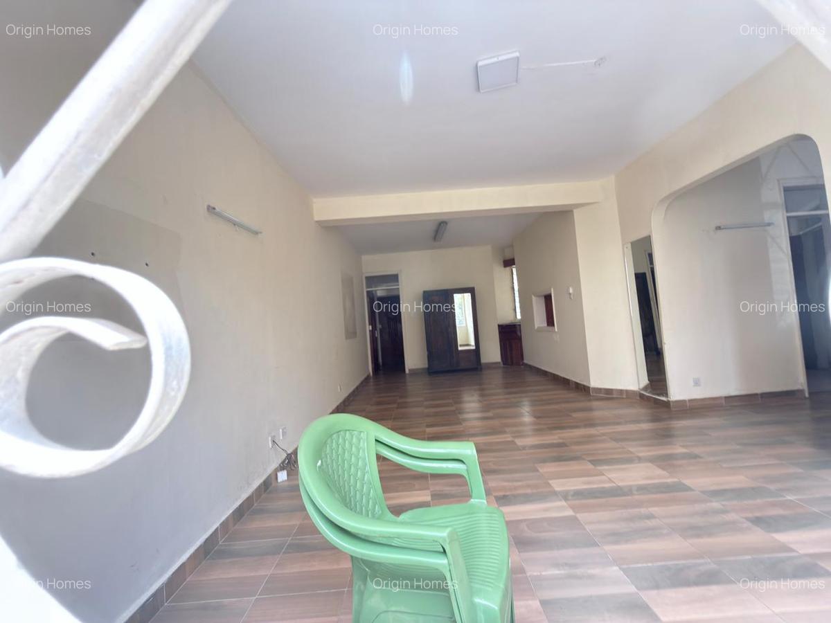 4 Bed Townhouse with En Suite at Westlands - 5