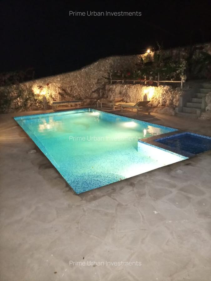 4 Bed House with En Suite at Watamu - Behind Watamu Mall - 10