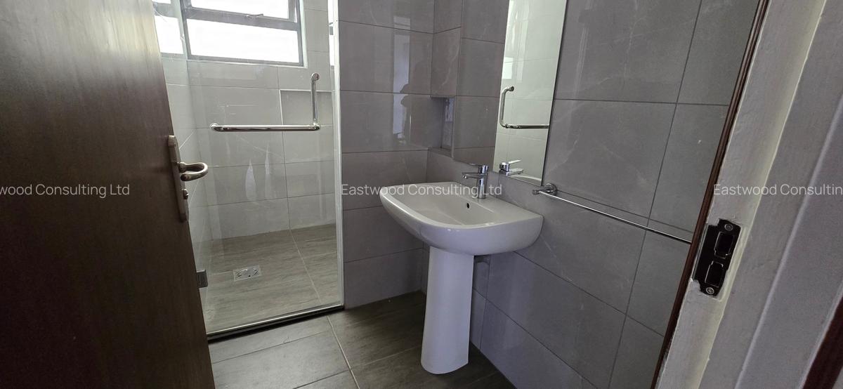4 Bed Apartment with En Suite in Parklands - 7