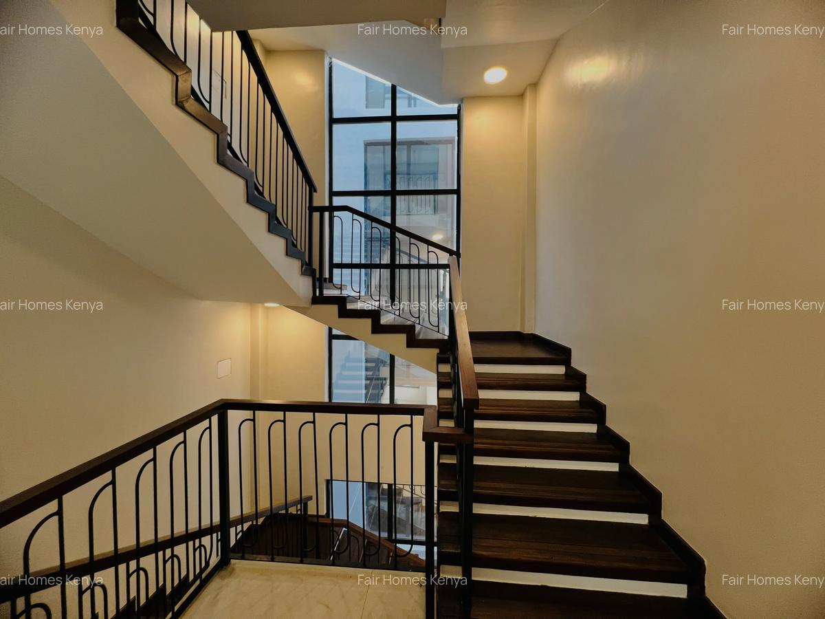 5 Bed Townhouse with En Suite at Manyani East - 3