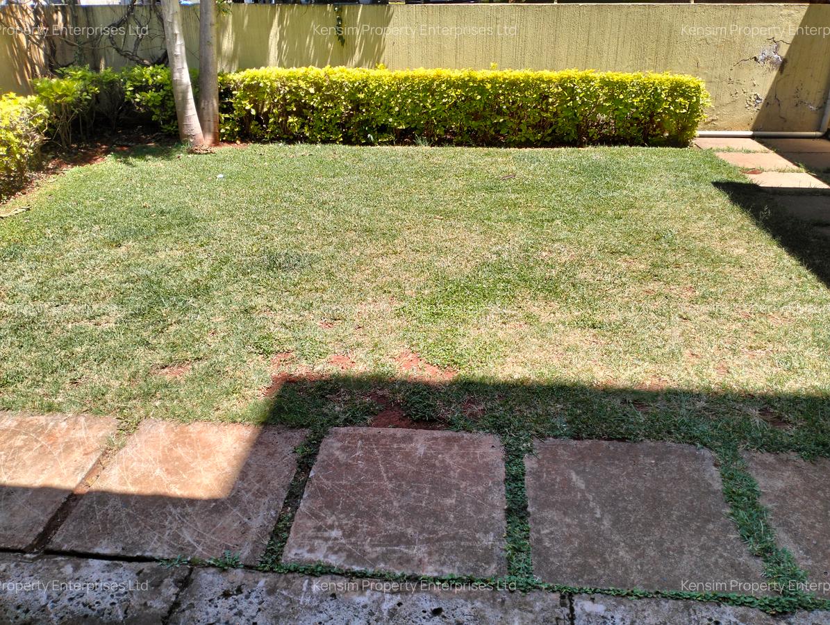 5 Bed Townhouse with En Suite in Lavington - 3