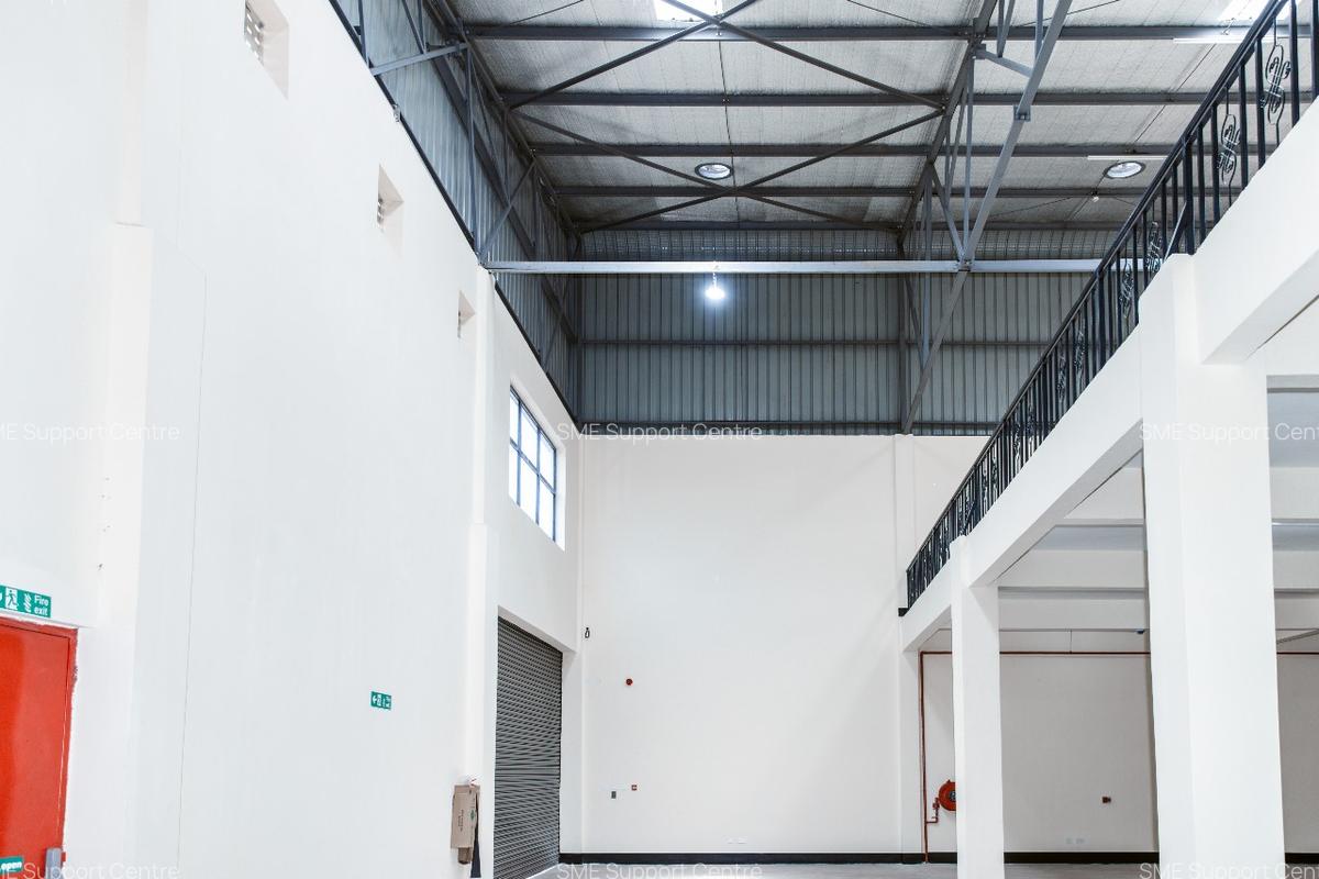 1,026 m² Warehouse with Service Charge Included in Tatu City - 14