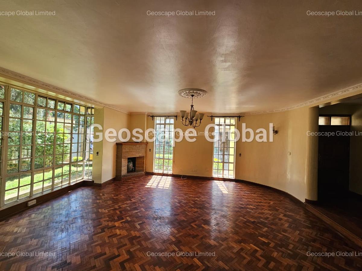 5 Bed Townhouse with En Suite in Lavington - 4