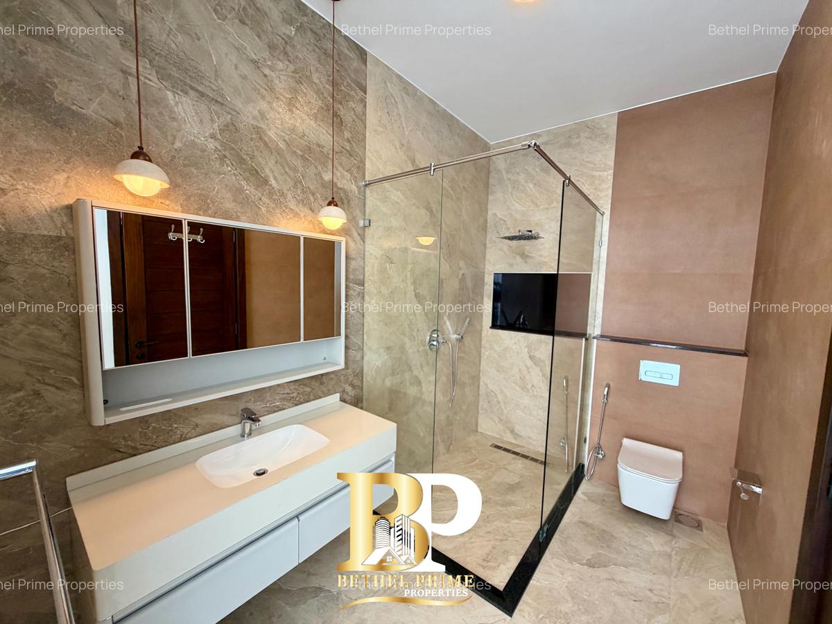 5 Bed Villa with En Suite in Nyari - 18