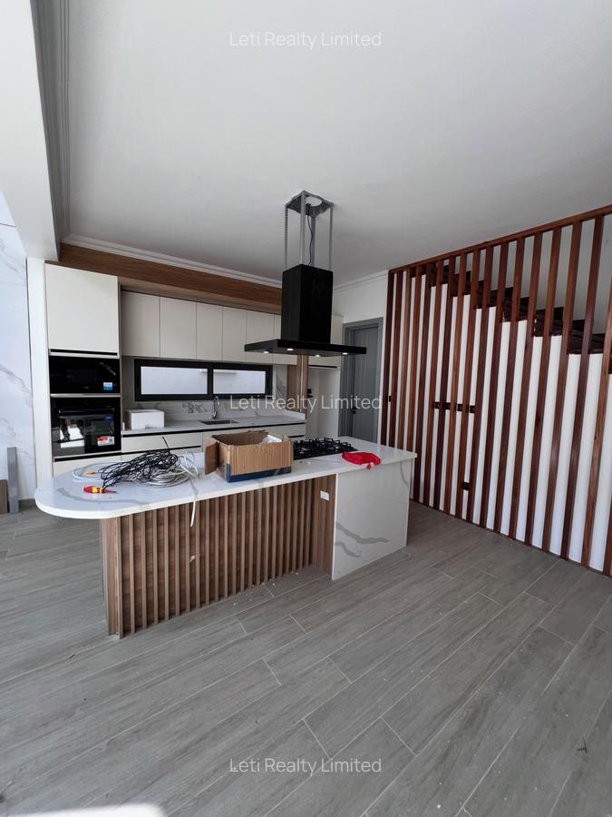 5 Bed Townhouse with En Suite in Lavington - 5