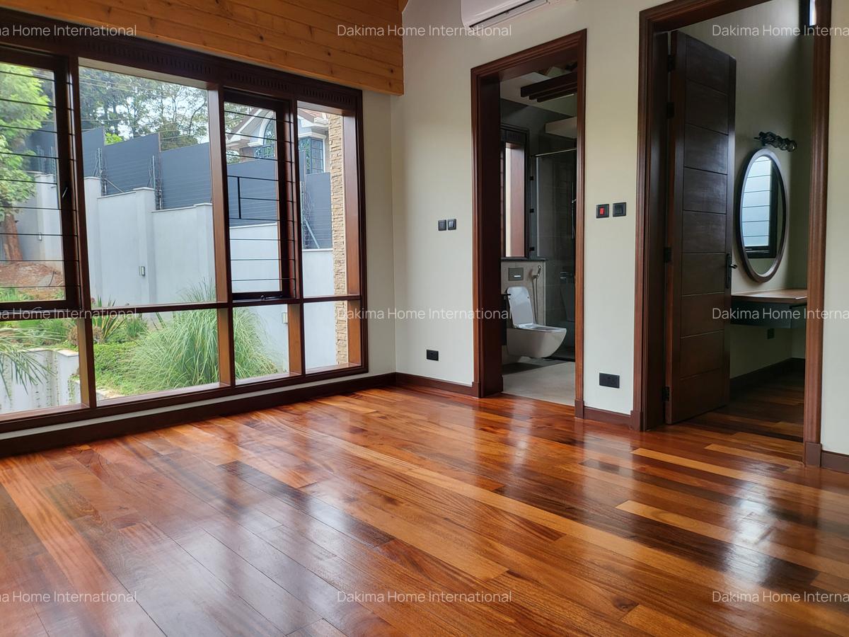 4 Bed House with En Suite in Runda - 11