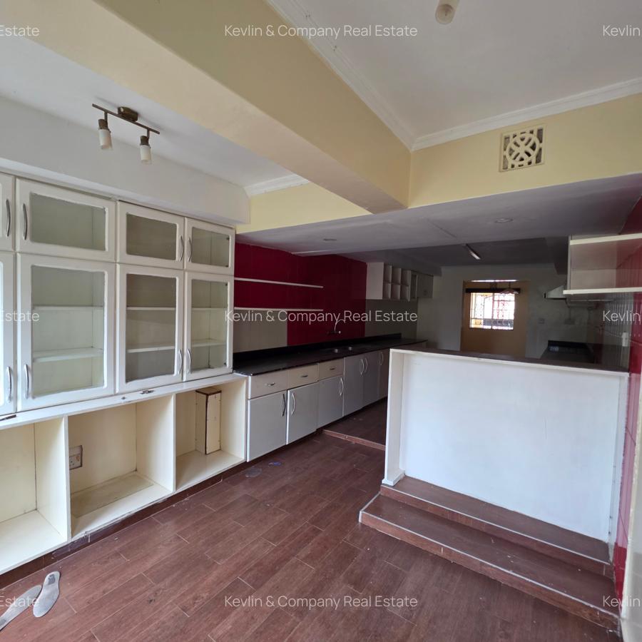 4 Bed Townhouse with En Suite in Lavington - 8