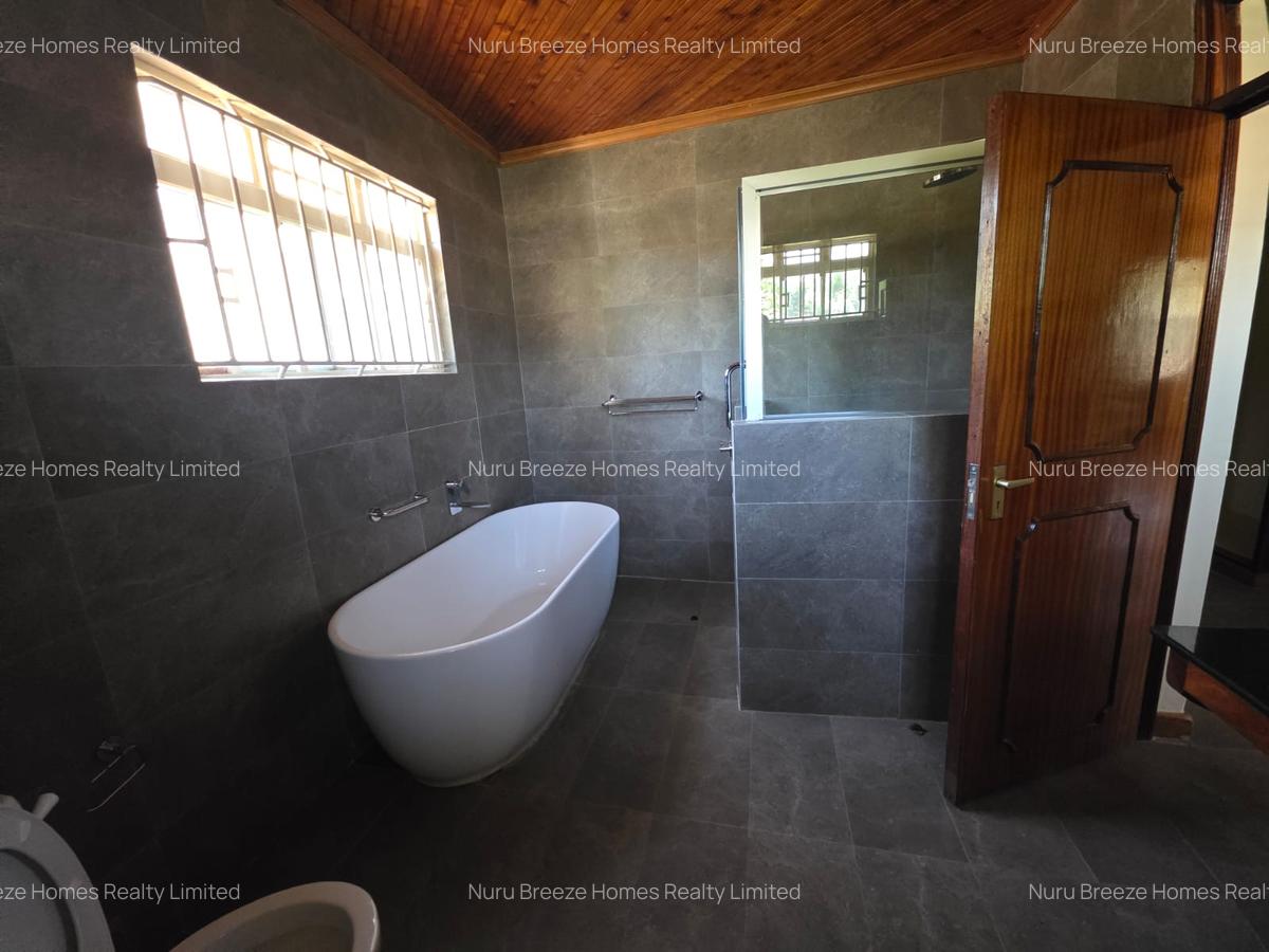 5 Bed House with En Suite in Runda - 15