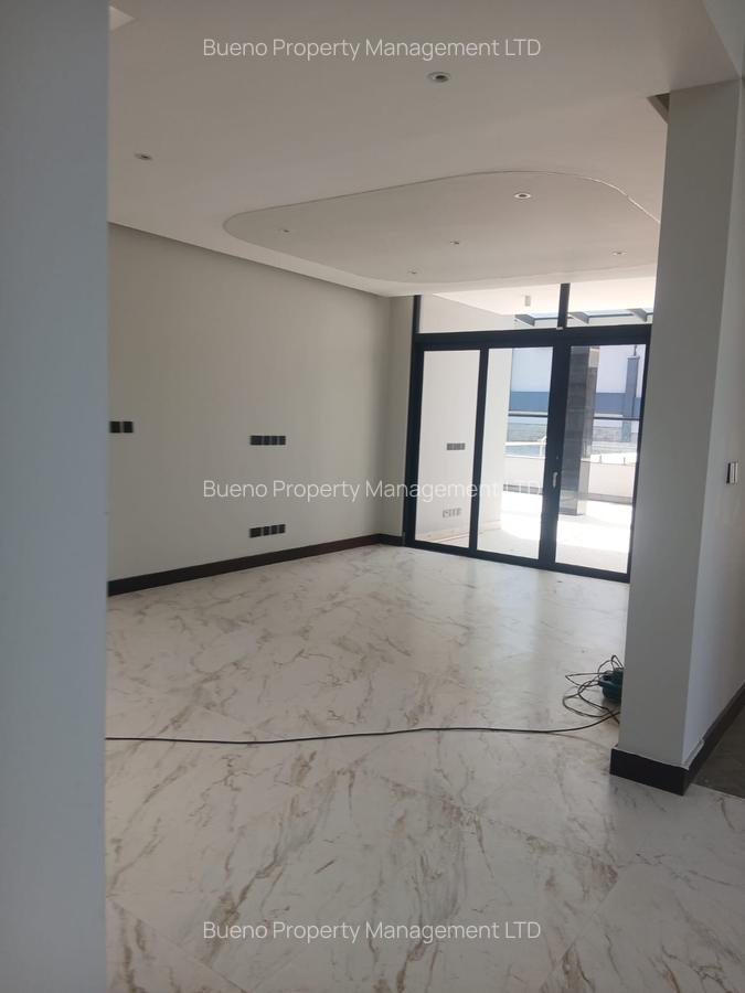 5 Bed Townhouse with Swimming Pool in Nyari - 6