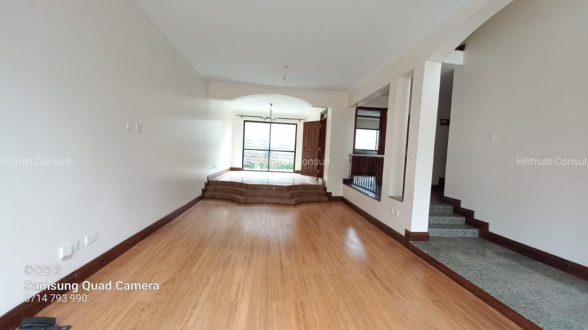 5 Bed Townhouse with En Suite at Gravellia Grove - 16
