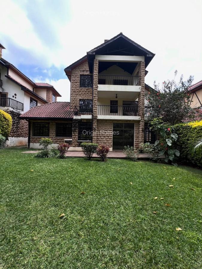 4 Bed Townhouse with En Suite at Lavington - 1