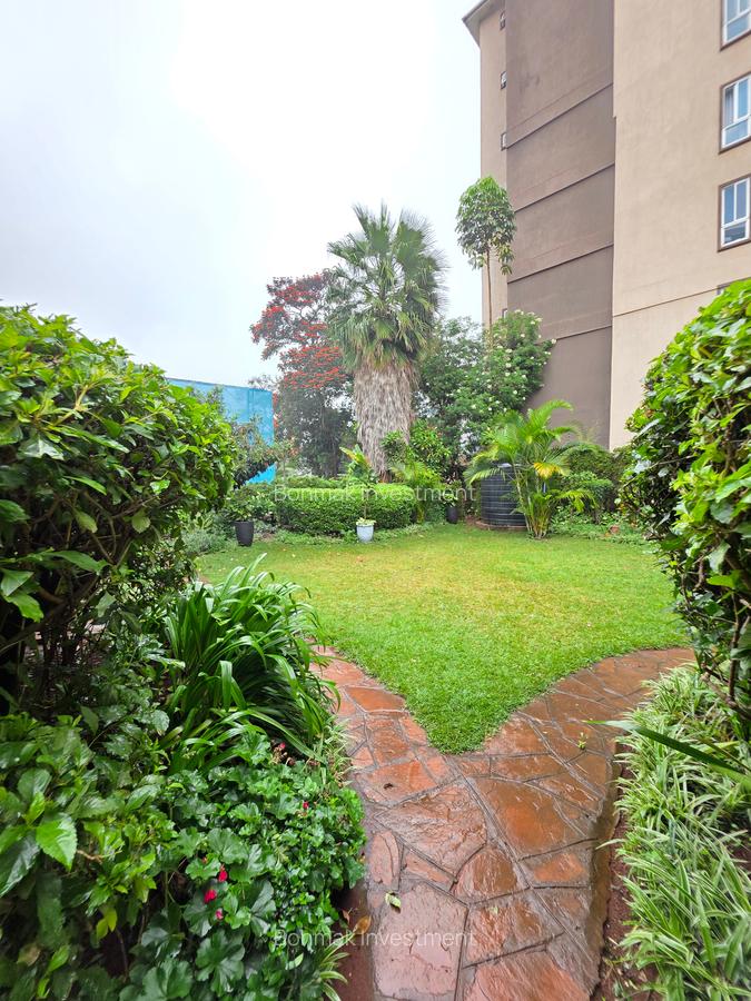 4 Bed Townhouse with En Suite at Riverside Drive - 3