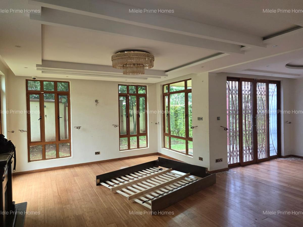5 Bed Villa with En Suite in Lavington - 5
