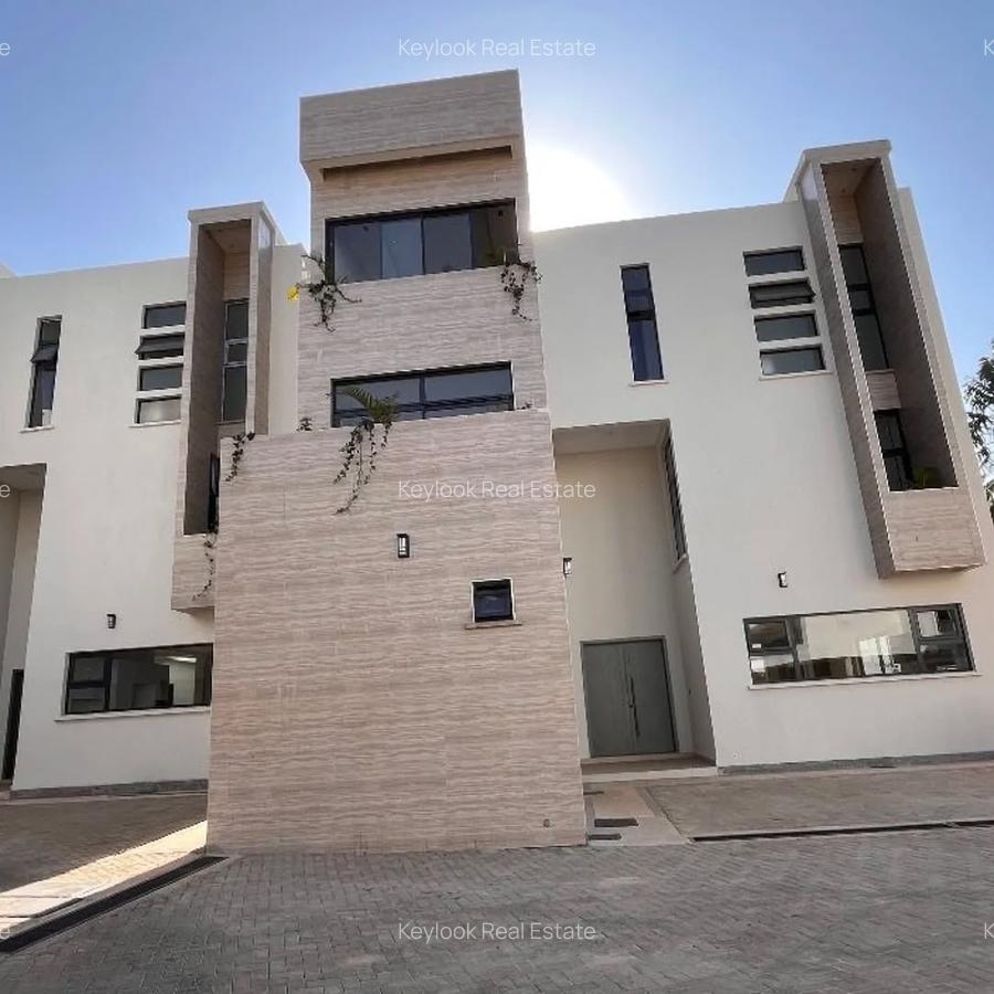 5 Bed Townhouse with En Suite at Lavington - 4