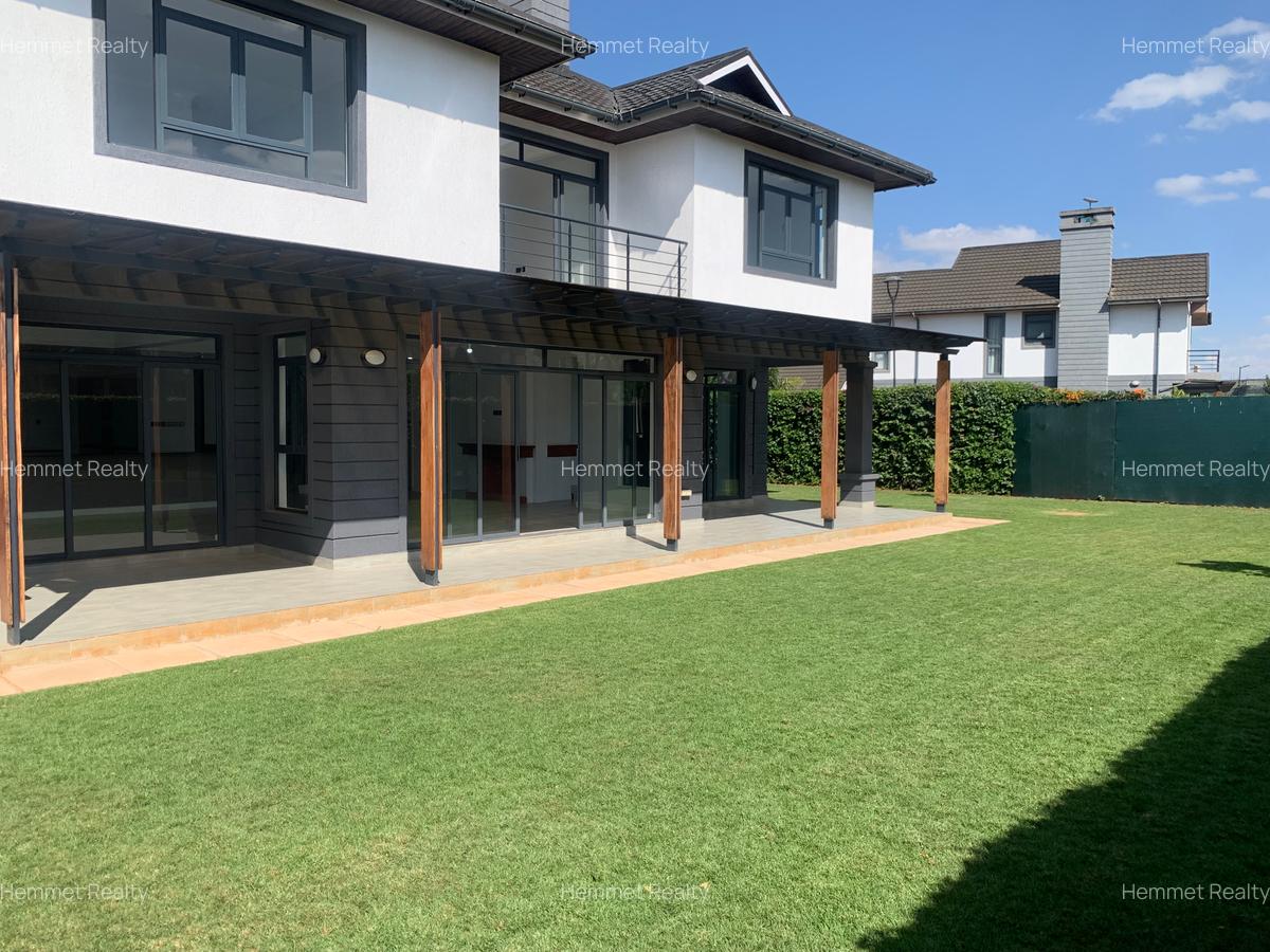 5 Bed Villa with En Suite in Runda - 16