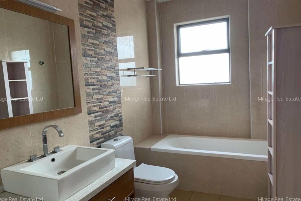 4 Bed Apartment with En Suite in Brookside - 4