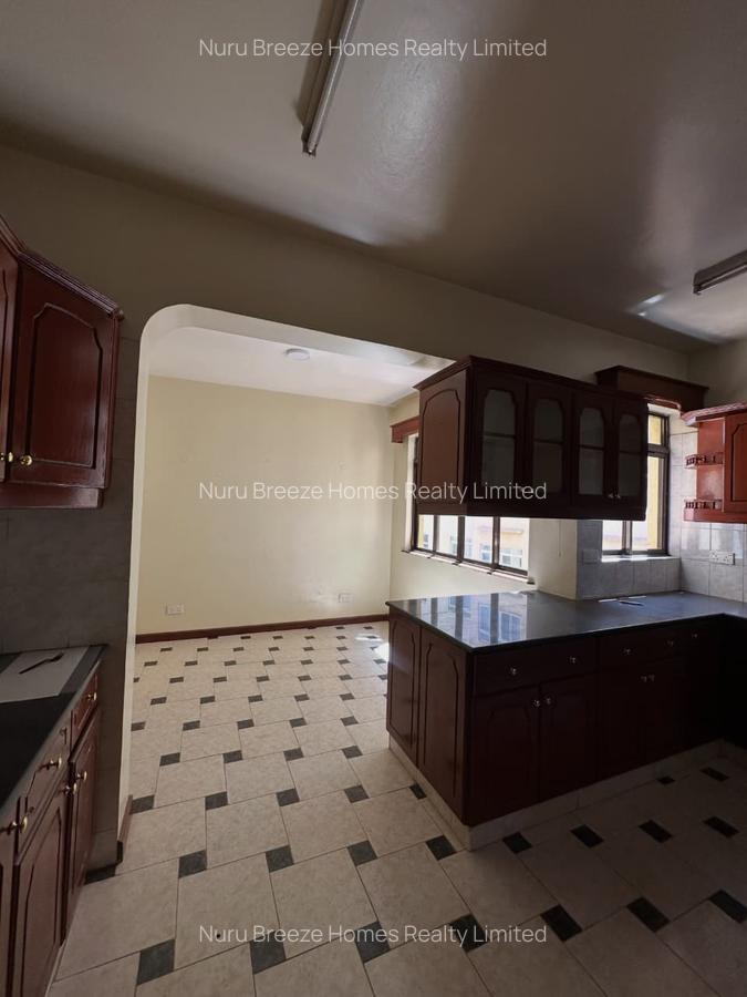 3 Bed Apartment with En Suite in Brookside - 15