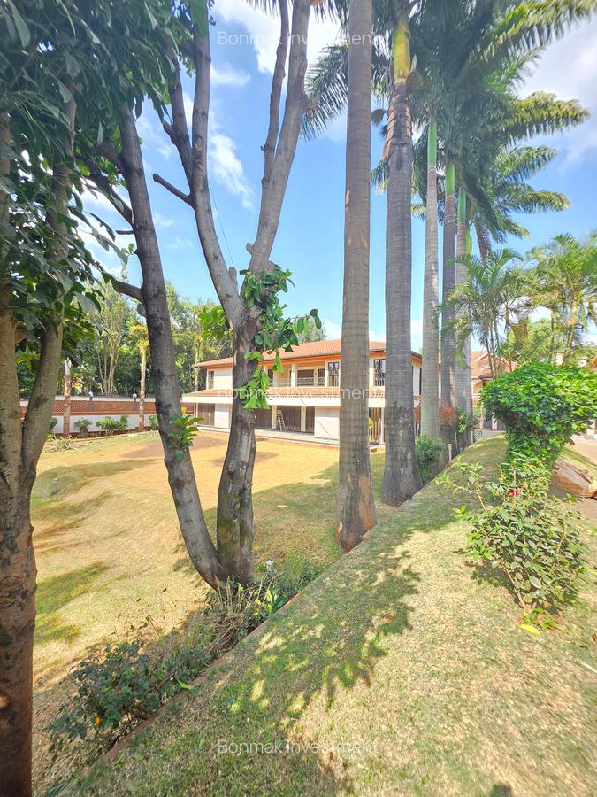 5 Bed House with En Suite at Old Runda - 3