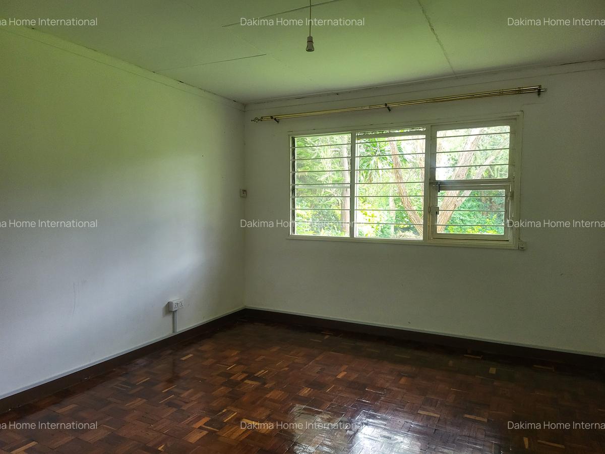 4 Bed House with En Suite in Loresho - 9