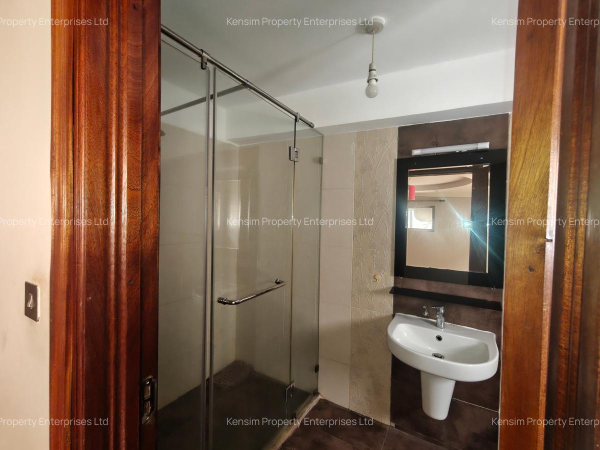 4 Bed Townhouse with En Suite in Lavington - 11