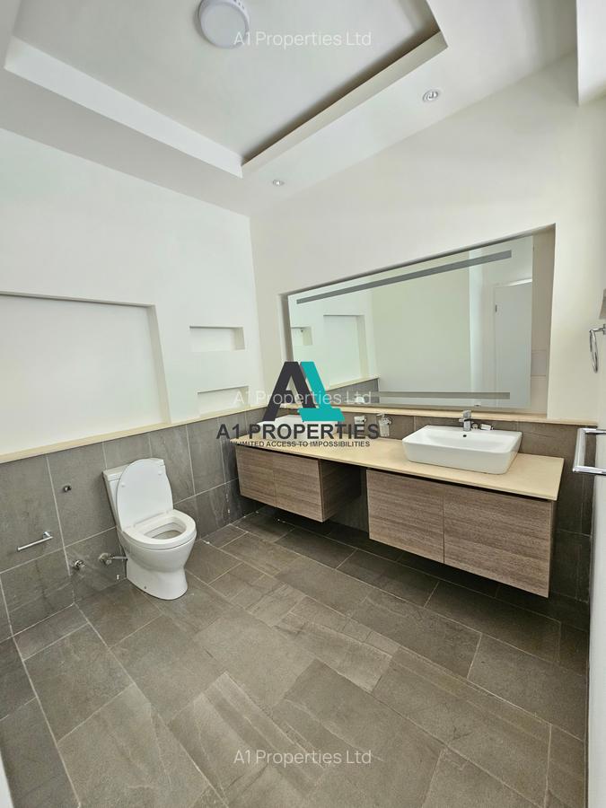 4 Bed Apartment with En Suite in Riverside - 8