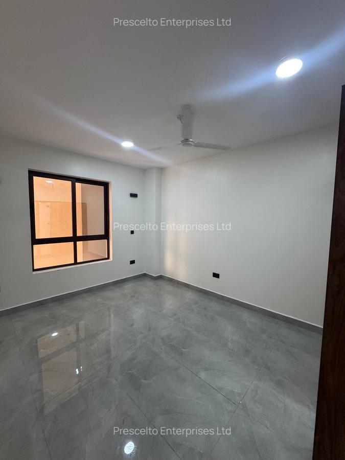3 Bed Apartment with En Suite at Off Links Road - 7
