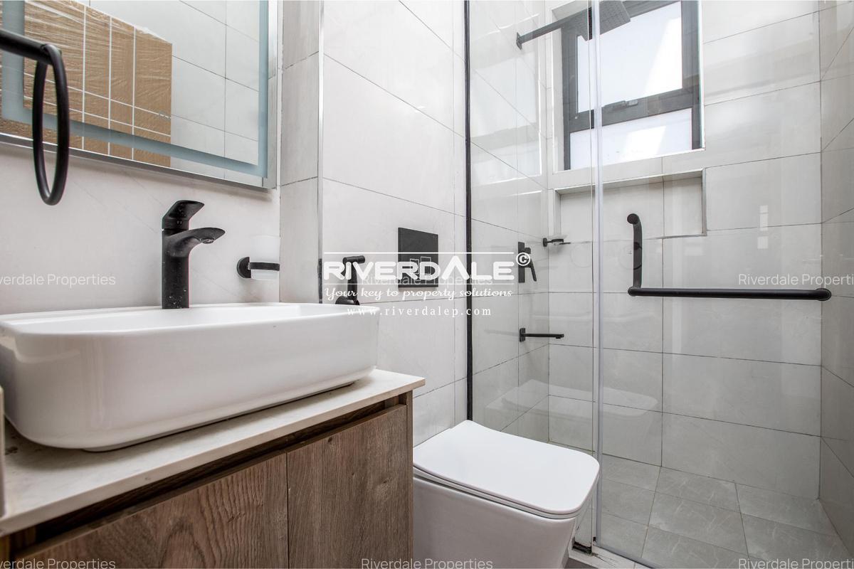 2 Bed Apartment with En Suite in Brookside - 6