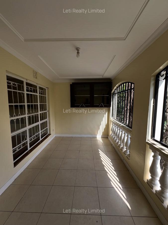 5 Bed Townhouse with En Suite in Lavington - 6