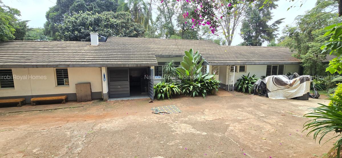4 Bed House with En Suite at Loresho Road - 10