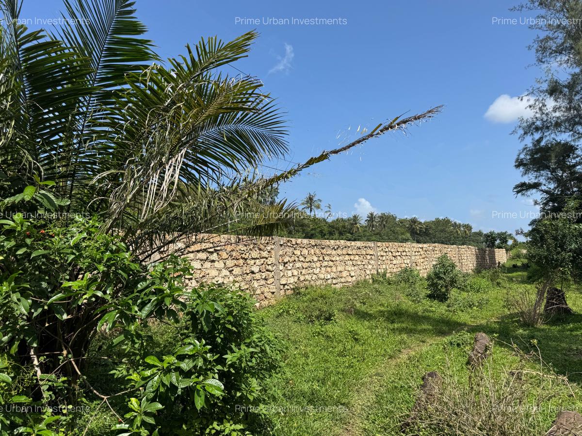 Land at Kikambala - Mombasa Malindi Highway - 2