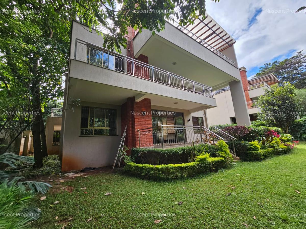 5 Bed Townhouse with En Suite in Lavington - 1
