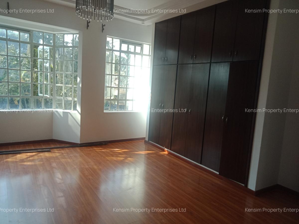 6 Bed House with En Suite in Nyari - 14