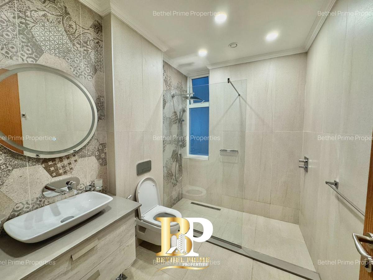 3 Bed Apartment with En Suite in Parklands - 13