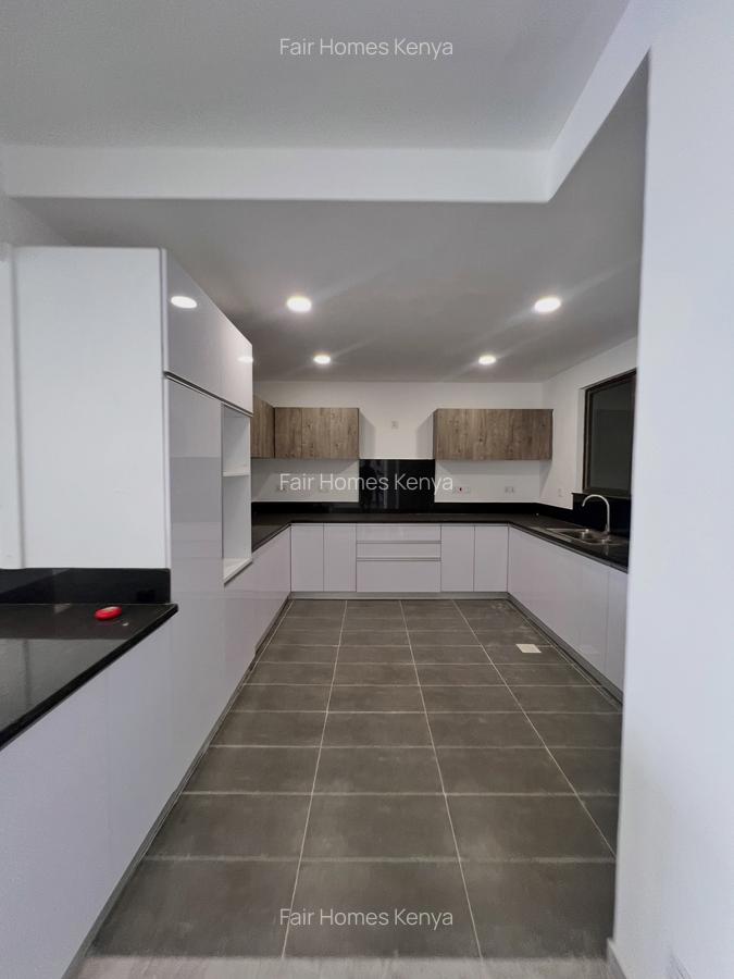 4 Bed Apartment with En Suite at Othaya Road - 16