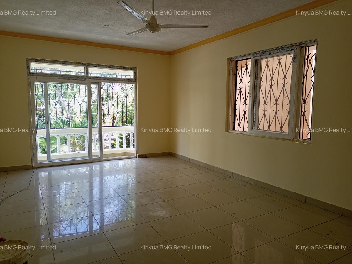 3 Bed Apartment with En Suite in Nyali Area - 1