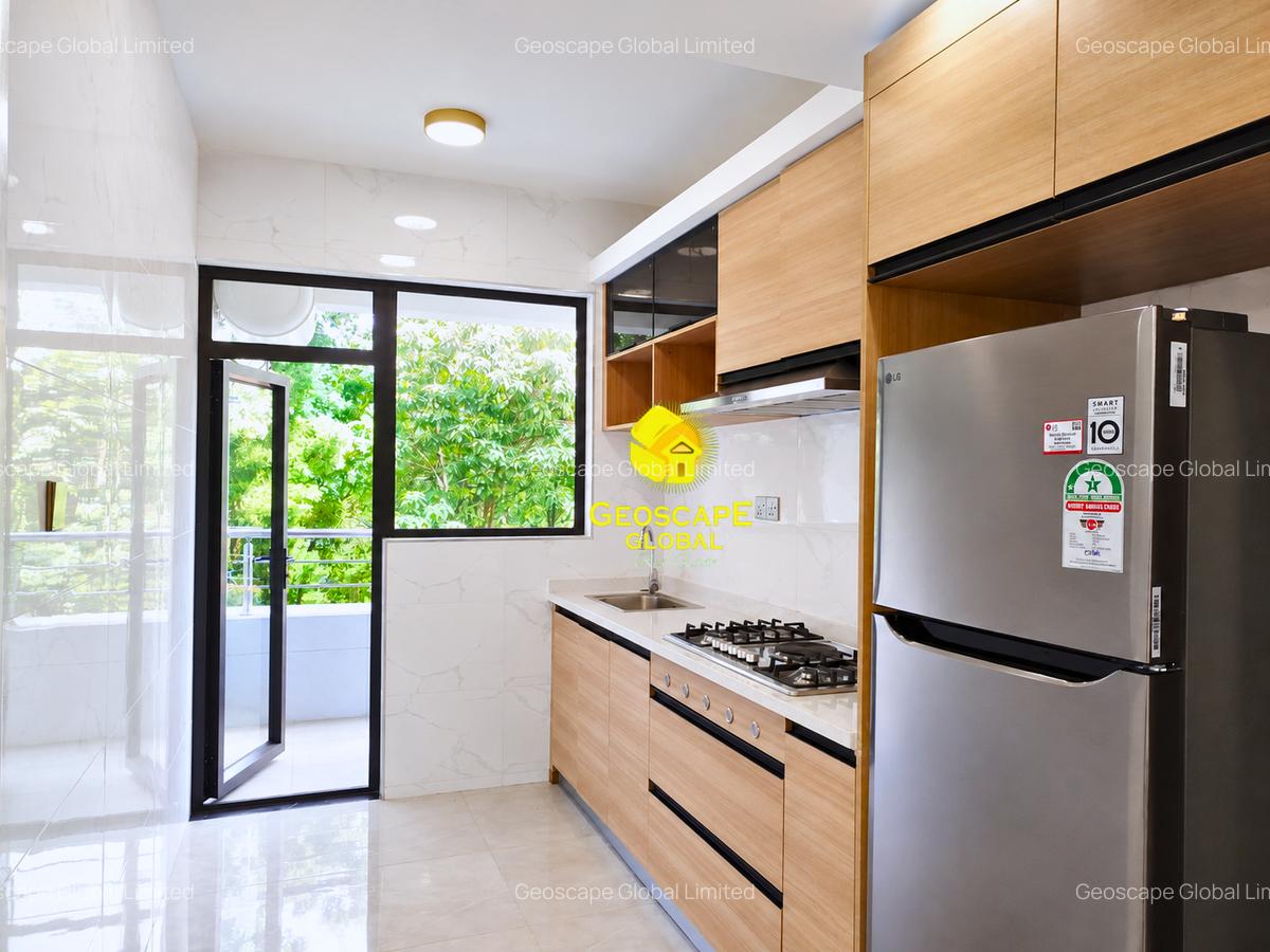 3 Bed Apartment with En Suite in Riverside - 4