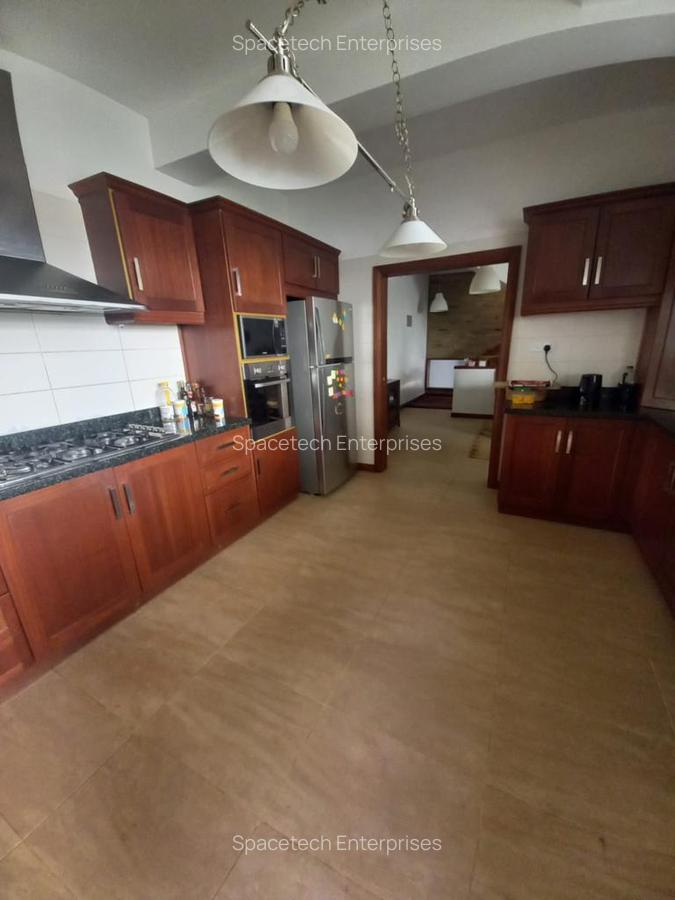 4 Bed Townhouse with En Suite in Spring Valley - 4