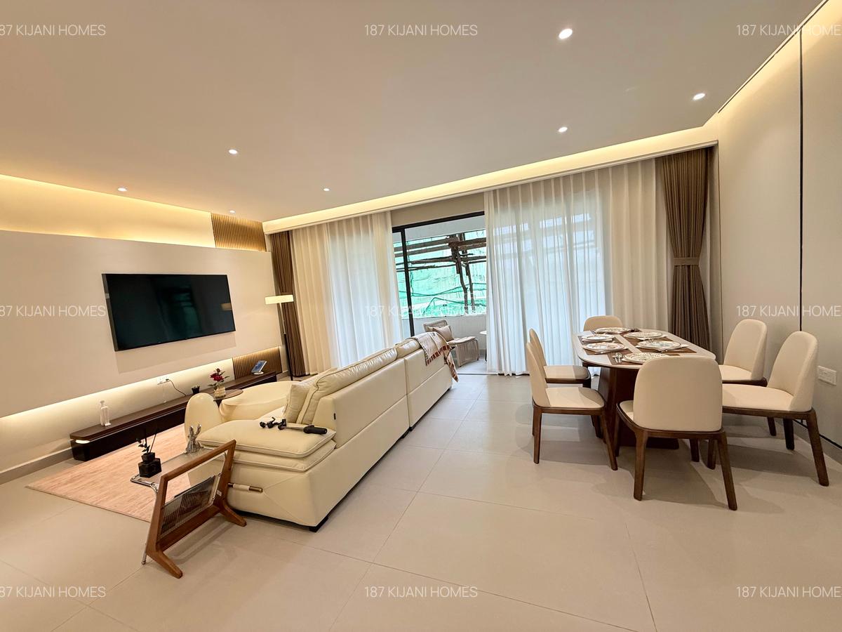 Serviced 2 Bed Apartment with En Suite at Windsor - 1