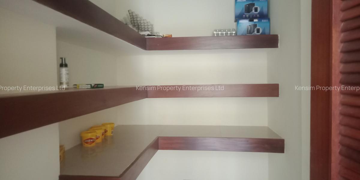 5 Bed Townhouse with En Suite in Lavington - 10