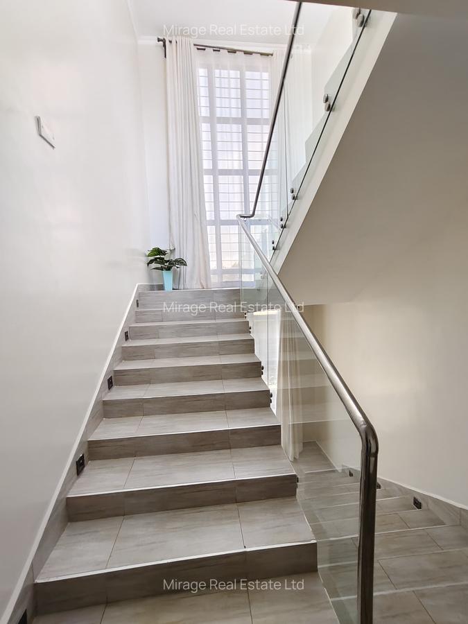 5 Bed House with En Suite in Cianda - 10