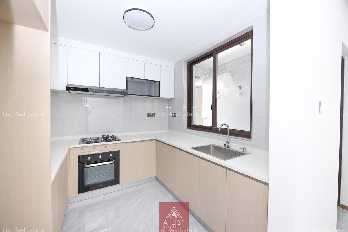 3 Bed Apartment with En Suite at Riverside Drive - 13