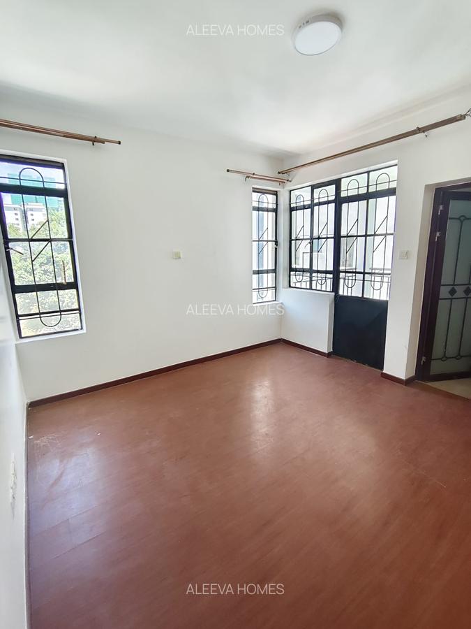 2 Bed Apartment with En Suite in Lavington - 7